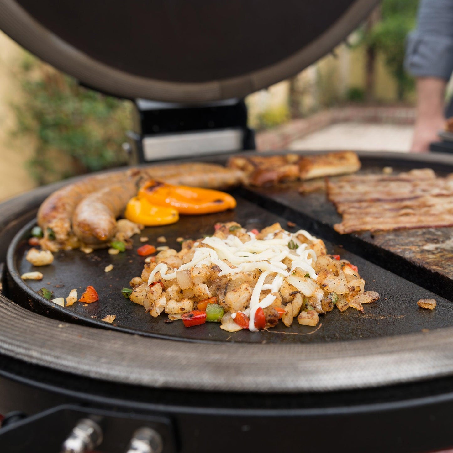 Classic I Kamado Joe BBQ with Discovery Pack