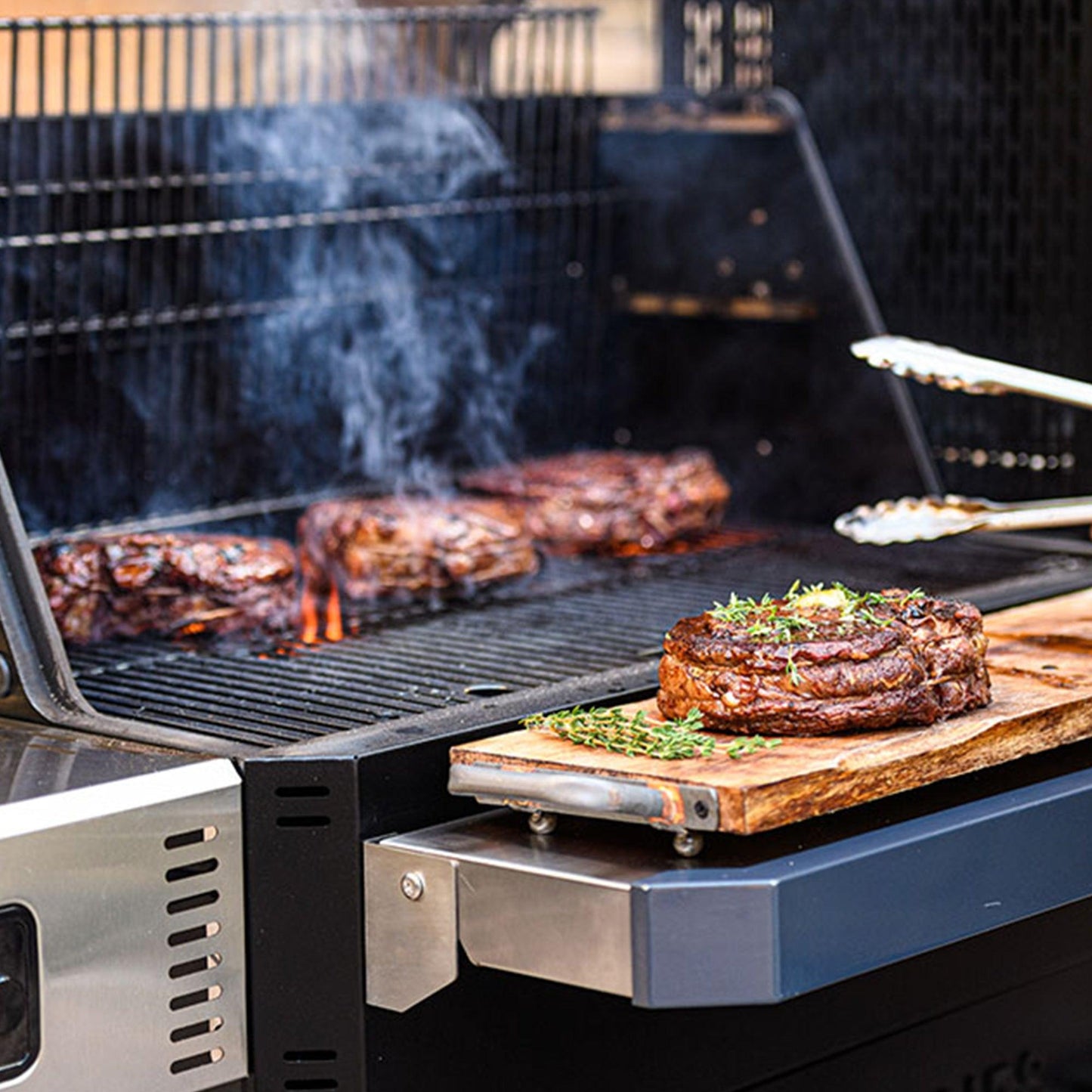 Masterbuilt 800 BBQ with Pizza Oven Attachment