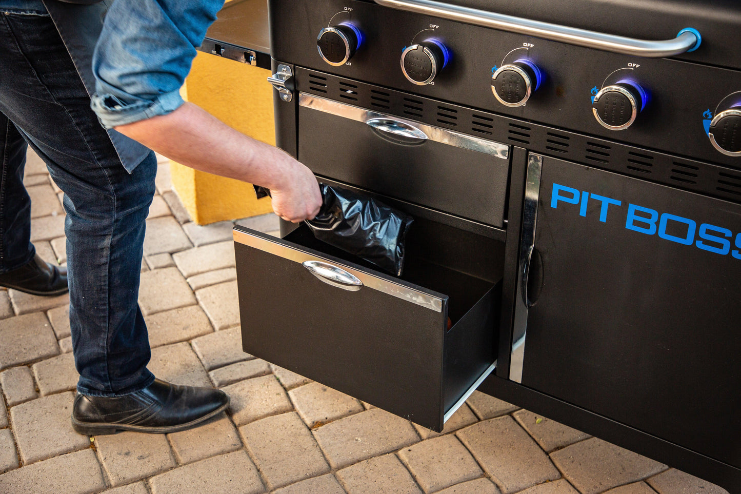 Pit Boss 5 Burner Ultimate Plancha Griddle PB5BGD2 with Cover